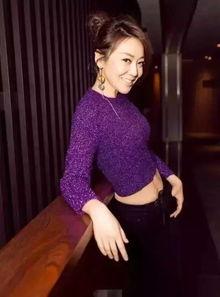 娱乐吃瓜妹闫妮是谁扮演的,揭秘幕后喜剧女神