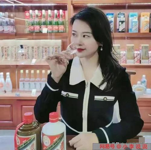 娱乐吃瓜酱卖茶女主,揭秘娱乐吃瓜酱卖茶女主的传奇人生