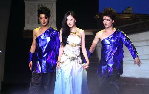 娱乐圈吃瓜一日游,一日吃瓜之旅，带你领略明星幕后生活